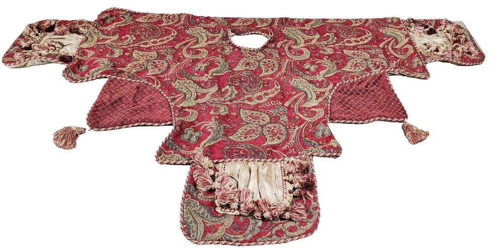 Bella Rose Christmas Tree Skirt Design By Chateau Red and Gold Pattern